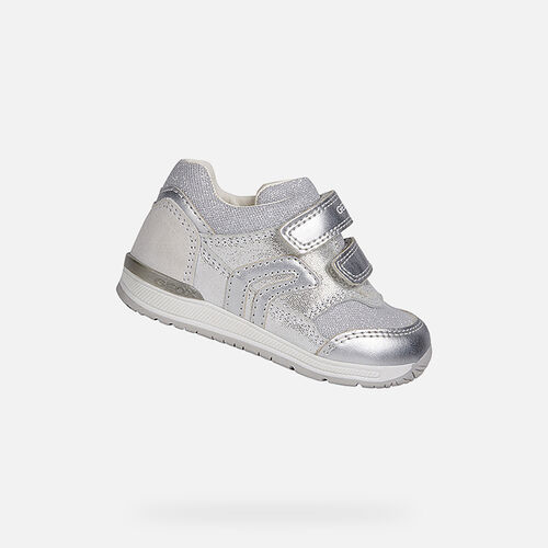 ERSTE SCHRITTE RISHON BABY M&Auml;DCHEN