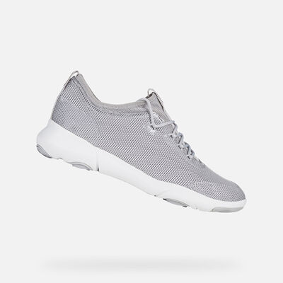 LOW TOP WOMAN NEBULA X WOMAN